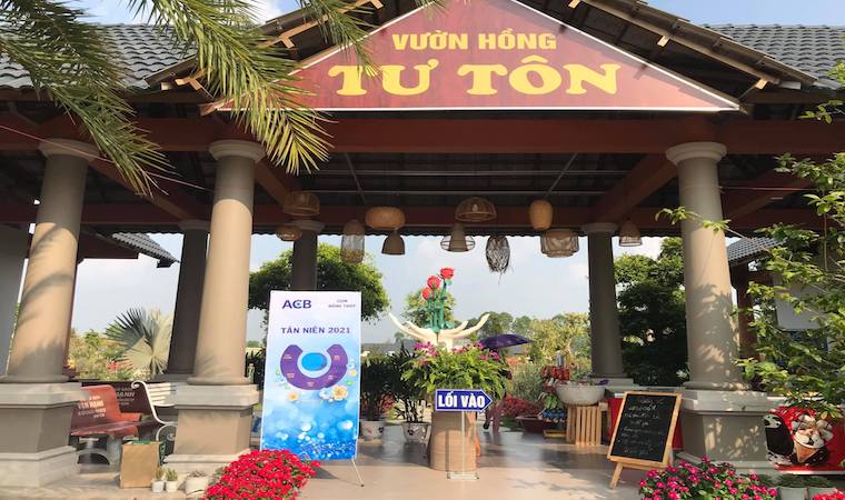 VƯỜN HỒNG TƯ TÔN