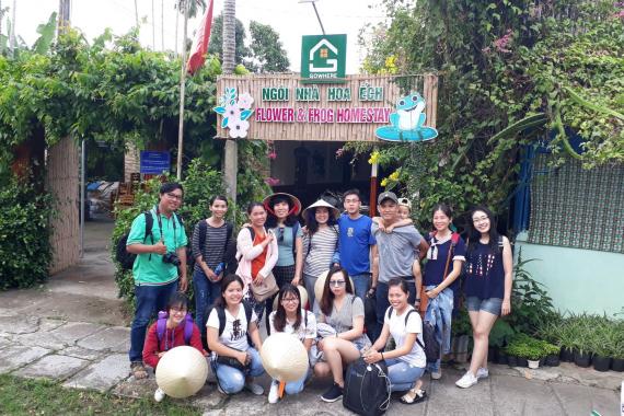 Homestay ngôi nhà hoa và ếch